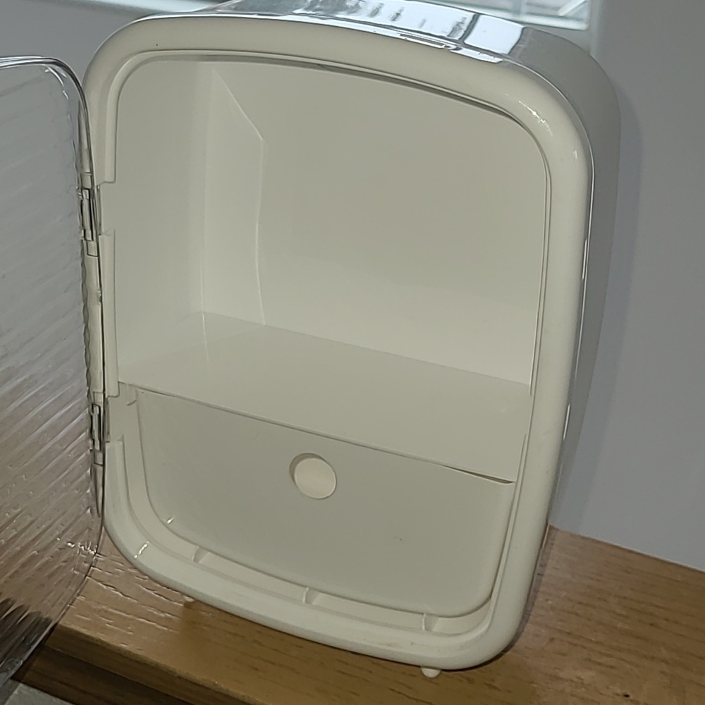 Compact White Makeup/Skincare Organizer